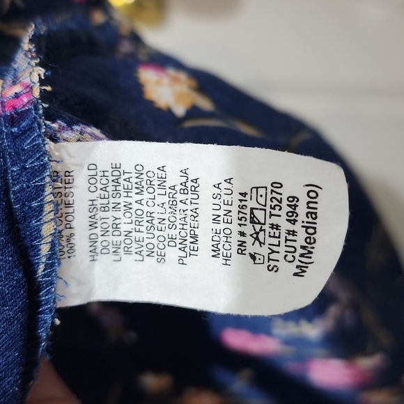 ⭐️Olive & Leaf blue floral top size M - Picture 4 of 5